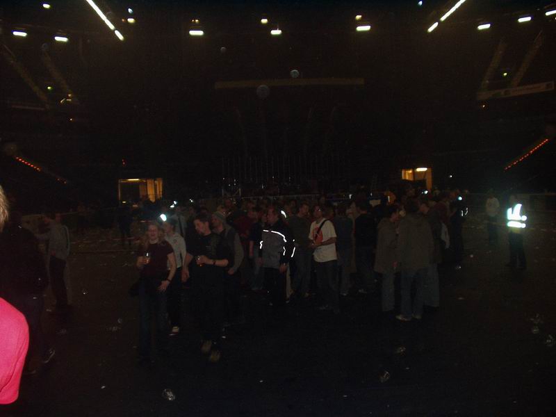 Radiohead live, Colorline Arena, Hamburg, Germany, 15 November 2003 (photo 25 of 30)