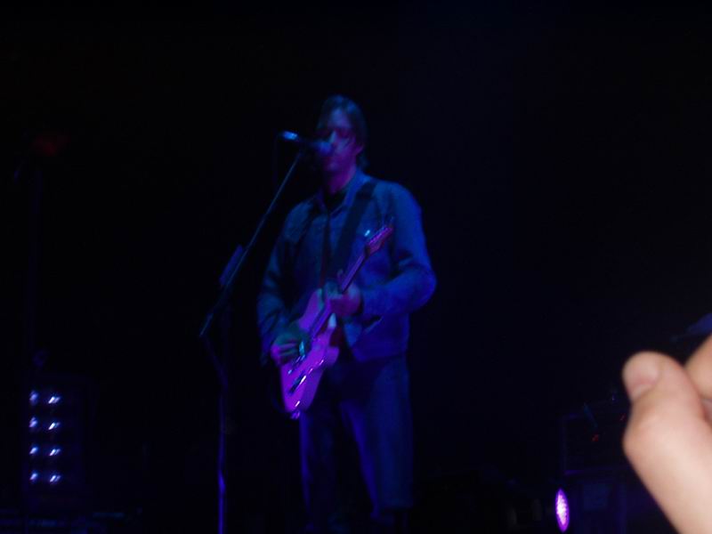 Radiohead live, Colorline Arena, Hamburg, Germany, 15 November 2003 (photo 9 of 30)