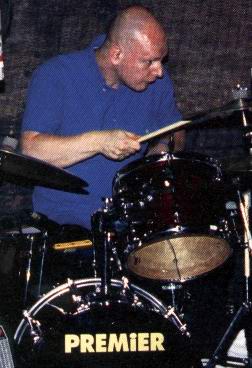 Phil Selway, Radiohead (photo 18 of 44)